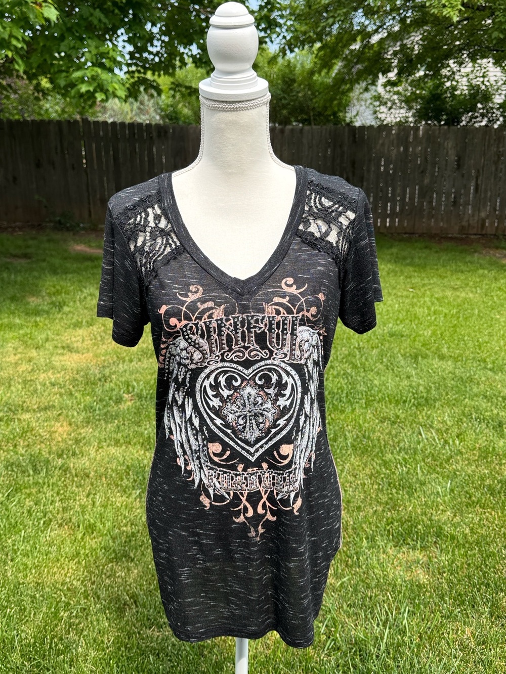 Sinful bedazzled heart & angel wings graphic tee M